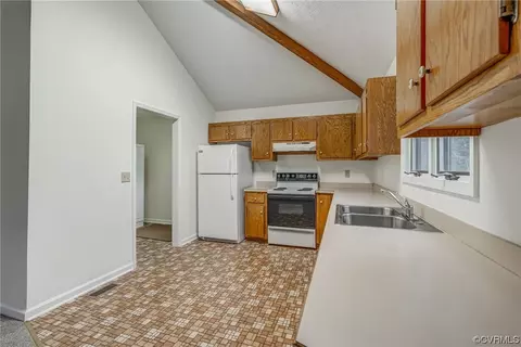 8978 Twin Rivers Ln, Gloucester, VA 23061 photo 11