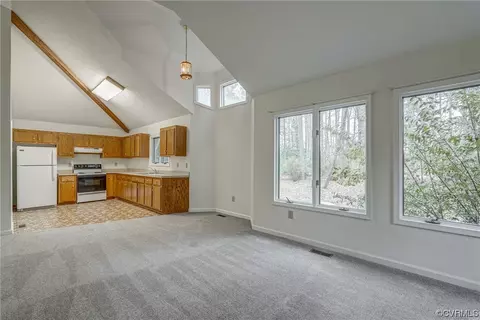 8978 Twin Rivers Ln, Gloucester, VA 23061 photo 15