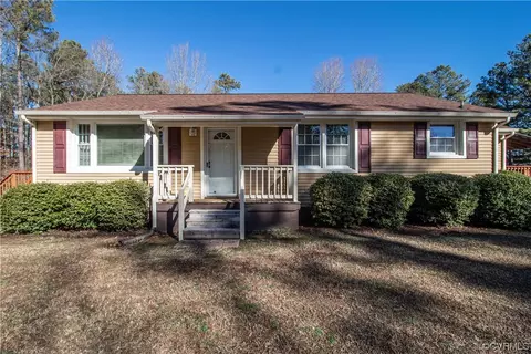 8212 Hickory Rd, Petersburg, VA 23803