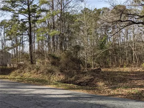 19904 Piedmont Ave, Colonial Heights, VA 23834