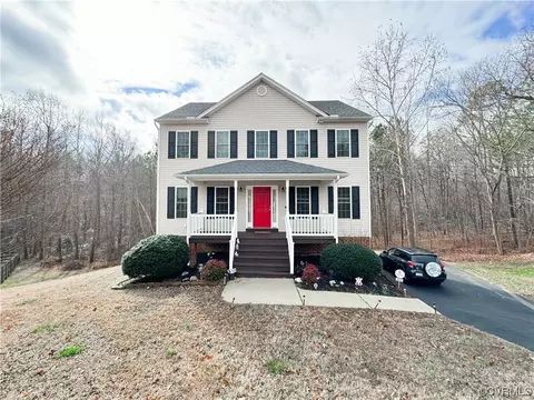 2932 Lyndhurst Pl, Chester, VA 23831