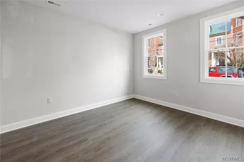 9 E Main St, Richmond, VA 23219 photo 3