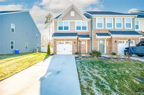 10933 Genito Square Dr, Midlothian, VA 23112