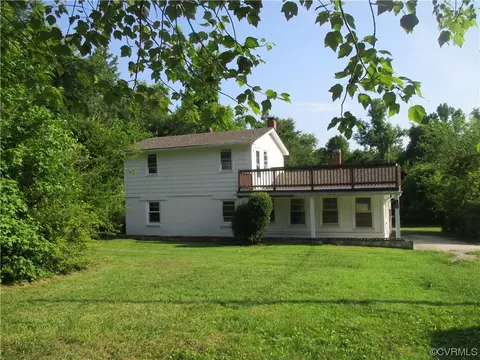 1020 Falls St, Blackstone, VA 23824