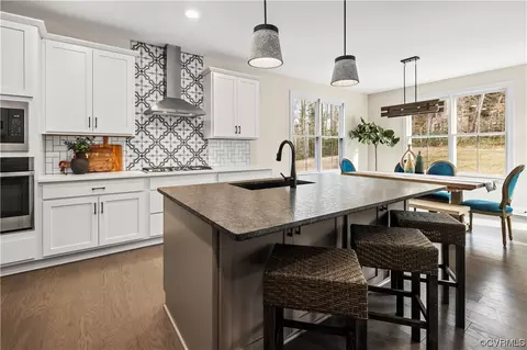 Kitchen - 3907 Beechmont Rd, Richmond, VA 23235 photo 2 of 5