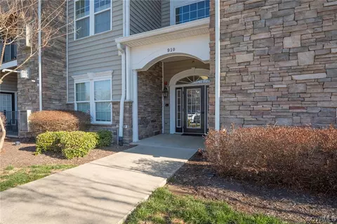 910 Westwood Village Way #404, Midlothian, VA 23114