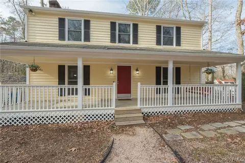 3208 Fox Chase Dr, Midlothian, VA 23112