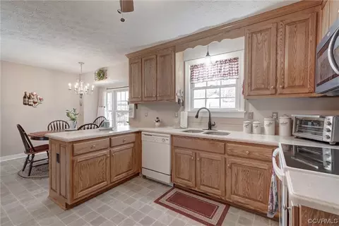 Kitchen - 104 Pine Haven Rd, Aylett, VA 23009 photo 3 of 5