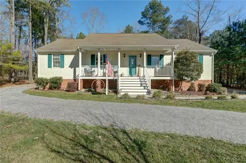Exterior - 104 Pine Haven Rd, Aylett, VA 23009 photo 2 of 15