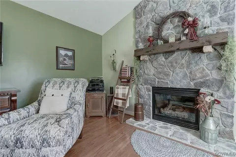 Living - 104 Pine Haven Rd, Aylett, VA 23009 photo 2 of 3