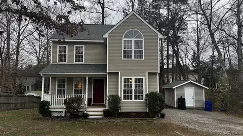11325 Bailey Woods Dr, Midlothian, VA 23112