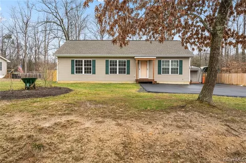 26 Boundary Dr, Stafford, VA 22556