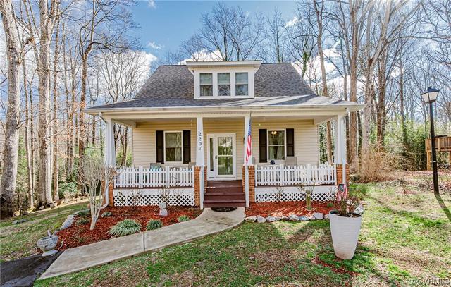 2207 Woodmont Dr, North Chesterfield, VA 23235