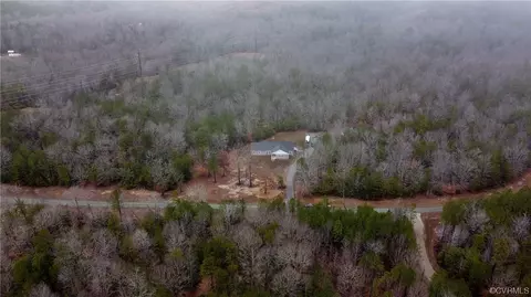 14910 N Point Rd, Lanexa, VA 23089 photo 3