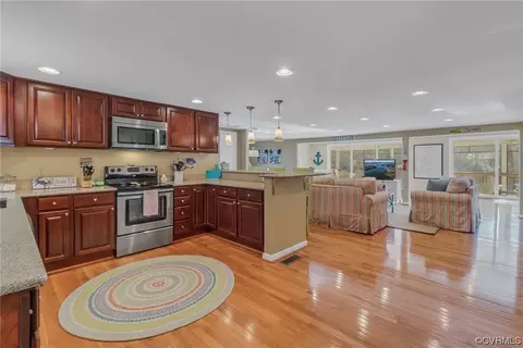 Kitchen - 333 Peake Rd, Weems, VA 22576 photo 1 of 3
