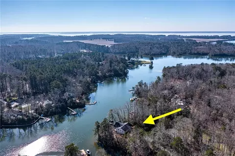 View/Area - 333 Peake Rd, Weems, VA 22576 photo 5 of 8