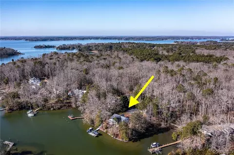 View/Area - 333 Peake Rd, Weems, VA 22576 photo 3 of 8