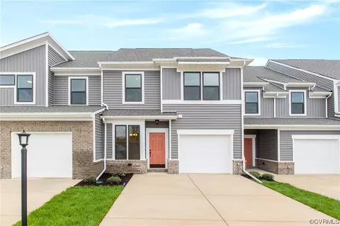 3642 Irby Pond Dr, Midlothian, VA 23112