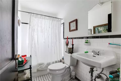 Bath - 1327 Nottoway Ave, Richmond, VA 23227 photo 1 of 2
