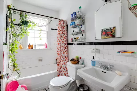 Bath - 1327 Nottoway Ave, Richmond, VA 23227 photo 2 of 2