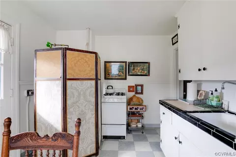 Kitchen - 1327 Nottoway Ave, Richmond, VA 23227 photo 3 of 4