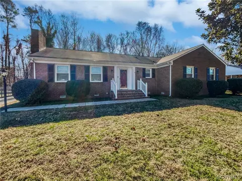 1215 Elmwood Dr, Colonial Heights, VA 23834