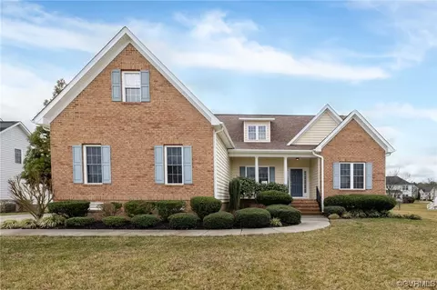 1613 N White Mountain Dr, Chester, VA 23836
