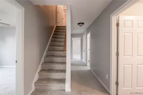Entry Way - 243 Wallingham Dr, Midlothian, VA 23114 photo 3 of 3