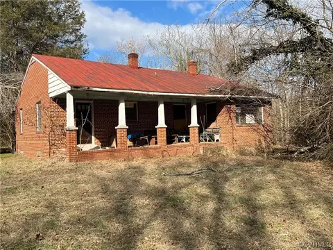 12220 Womack Rd, Chester, VA 23831