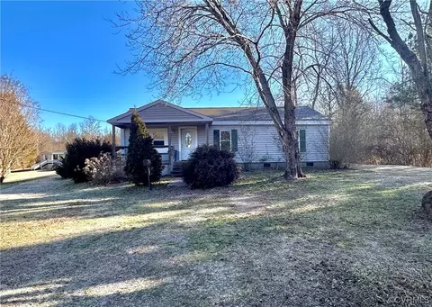 1420 E Courthouse Rd, Blackstone, VA 23824