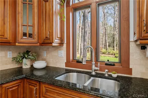 6218 Willow Glen Rd, Midlothian, VA 23112 photo 12