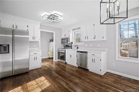 3010 Longstreet Dr, Petersburg, VA 23805