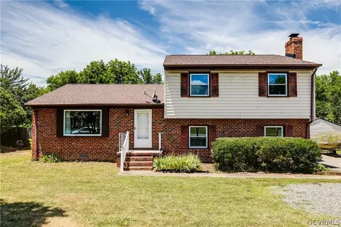 7085 Marie Ln, Mechanicsville, VA 23111