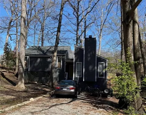 1615 Colehollow Dr, Midlothian, VA 23113