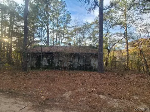9227 Diascund Rd, Lanexa, VA 23089