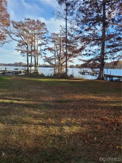 4025 S Riverside Dr, Lanexa, VA 23089 photo 3