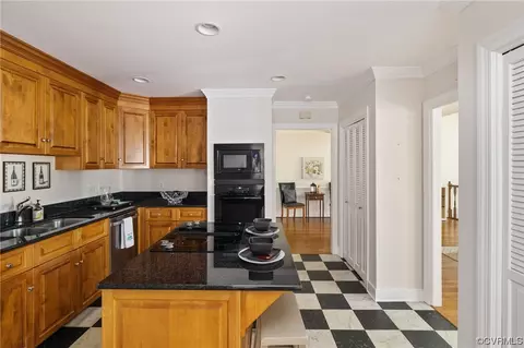 Kitchen - 13901 Pagehurst Ter #23, Midlothian, VA 23113 photo 2 of 3