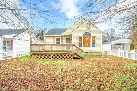 516 17th St, West Point, VA 23181