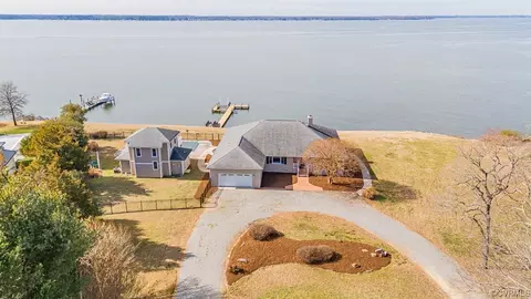 279 Bluffield Ln, Lancaster, VA 22503