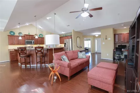 Living - 8194 Janice Ave, Mechanicsville, VA 23111 photo 4 of 5