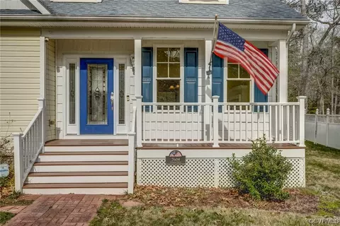 Exterior - 7604 Cypress Dr, Lanexa, VA 23089 photo 2 of 4