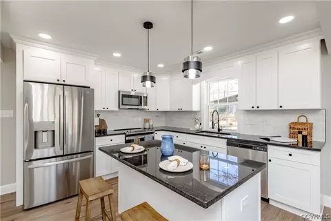 Kitchen - 8237 Robert Bruce Dr, North Chesterfield, VA 23235 photo 7 of 12