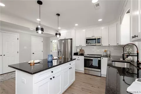 Kitchen - 8237 Robert Bruce Dr, North Chesterfield, VA 23235 photo 12 of 12