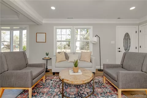 Living - 8237 Robert Bruce Dr, North Chesterfield, VA 23235 photo 2 of 4