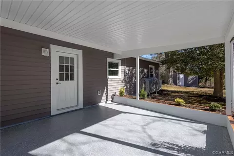 Exterior - 8237 Robert Bruce Dr, North Chesterfield, VA 23235 photo 3 of 7