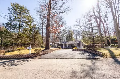 8237 Robert Bruce Dr, North Chesterfield, VA 23235