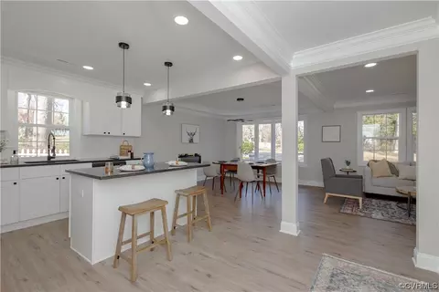 Kitchen - 8237 Robert Bruce Dr, North Chesterfield, VA 23235 photo 2 of 12