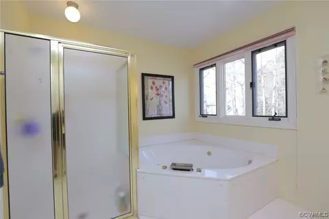 Bath - 2500 Chartstone Dr, Midlothian, VA 23113 photo 5 of 7