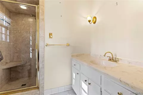 Bath - 3051 Mount Hill Dr, Midlothian, VA 23113 photo 3 of 6