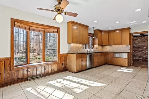 Kitchen - 3051 Mount Hill Dr, Midlothian, VA 23113 photo 3 of 4